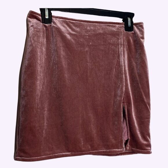 single slit velvet #rosegold #miniskirt size medium 🩷 - Picture 1 of 4